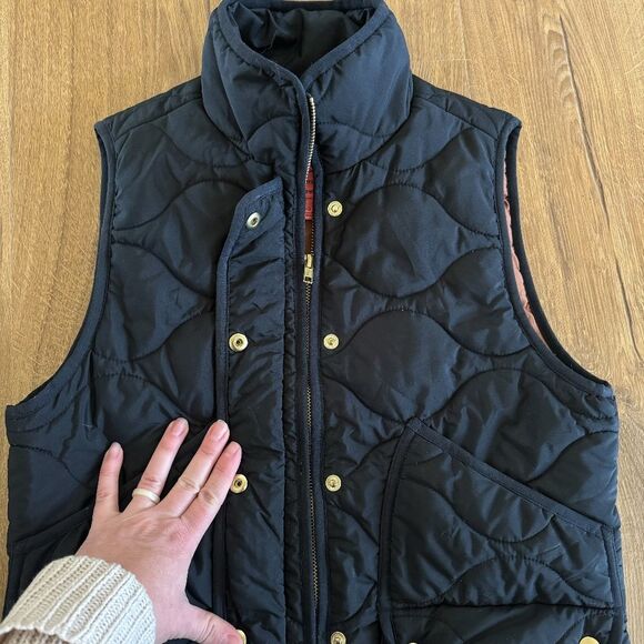 J. Crew Signature Puffer Vest - Quilted - Black | Size XS - Picture 5 of 11